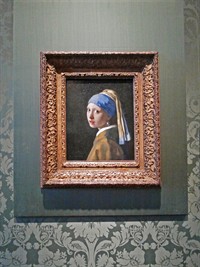 Anna Chizhova Shutterstock_Girl with a pearl earring by Johannes Vermeer_Jans Vermērs Meitene ar pērļu auskaru.jpg