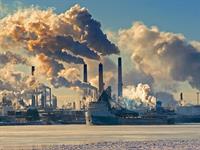 Dennis MacDonald_shutterstock_2471011119_factory pollution_ražotņu piesārņojums.jpg
