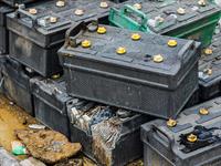 shutterstock_2379360459_battery waste_vecie akumulatori.jpg