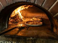 Shutterstock_2416429451_baking pizza_cep picu.jpg