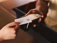 Shutterstock_2171931751_contactless payment_bezkontakta maksājums.jpg