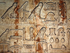 shutterstock_14926441_ancient Egyptian hieroglyphs_Ēģiptiešu piktogrammas.jpg
