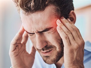 shutterstock_2485558383_Headache_Galvassāpes.jpg