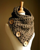 шарф с больш пугов.png