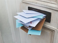 Shutterstock_2460913623_letters_vēstules.jpg