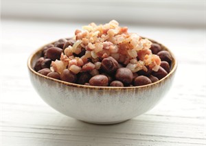 shutterstock_1699120237_bowl_of_boiled_green_peas_bļoda_ar_vārītiem_zaļajiem_zirnīšie.jpg