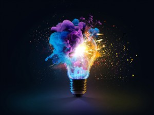 shutterstock_2536939495_light bulb explodes_spuldzītes uzsprāgst.jpg