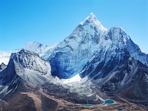 shutterstock_1233414586_Everests.jpg