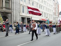 Zelma Brezinska Shutterstock_National Song and Dance Festival Celebration Procession_Dziesmu un Deju svētku gājiens.jpg