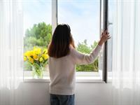 Shutterstock_2132179477_Open window_Atvērt logu.jpg
