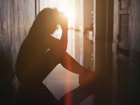 Shutterstock_759986413_sad girl_bēdīga meitene.jpg