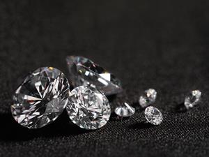 shutterstock_2507822355_diamonds_dimanti.jpg