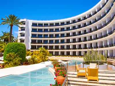 hotel_shutterstock_648165631.jpg