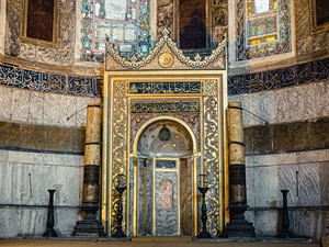 Seda Yalova Shutterstock_Hagia Sophia mihrab_Svētās Sofijas katedrāles mihrabs.jpg
