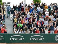 Victor Velter Shutterstock_crowd_pūlis.jpg